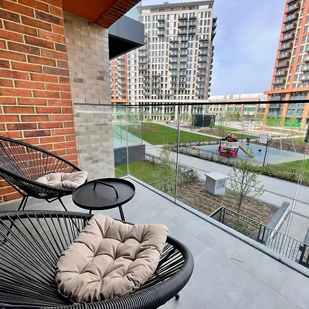 Moonlight House-lux 1br Oasis Apartment